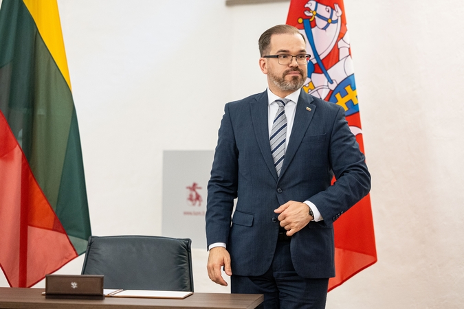 Pasirašyti susitarimai su Lazdijų ir Jurbarko rajono savivaldybėmis dėl poligonų