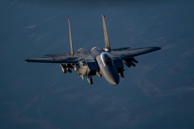Žiniasklaida: JAV per aviacijos šou susidūrę nukrito du naikintuvai