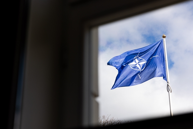 NATO aiškinasi JAV sprendimą sumažinti karių skaičių Vokietijoje