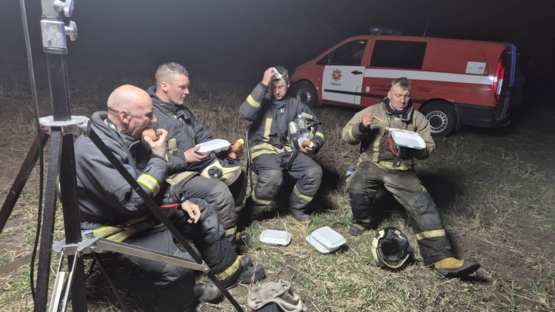 Gaisras Šepetos durpyne – suvaldytas: ugniagesiai dirbo visą naktį