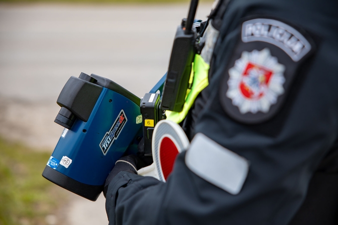 Miestas – ne lenktynių trasa: motociklininkas skriejo daugiau nei 140 km/val. greičiu