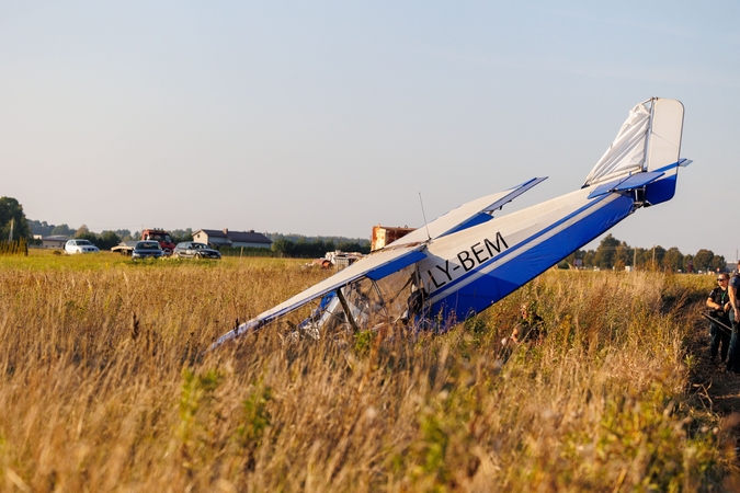 Radviliškio rajone nukrito lėktuvas: pilotas žuvo