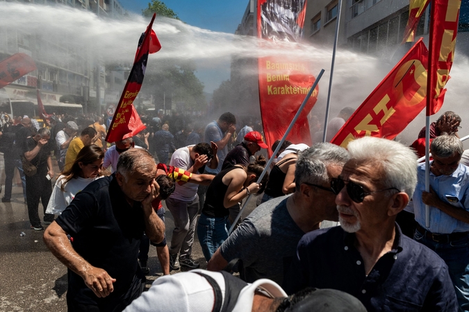 Turkijoje policija ašarinėmis dujomis išvaikė opozicijos protestą