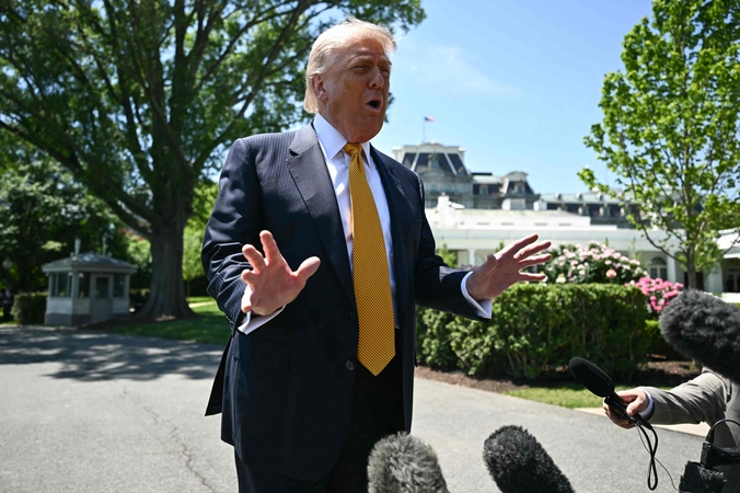 Donaldas Trumpas sako su Xi Jinpingu surengsiąs ilgą pokalbį dėl Irano