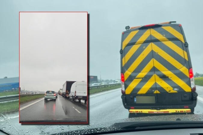 Kaltas lietus? Jakų žiedinėje sankryžoje – spūstis