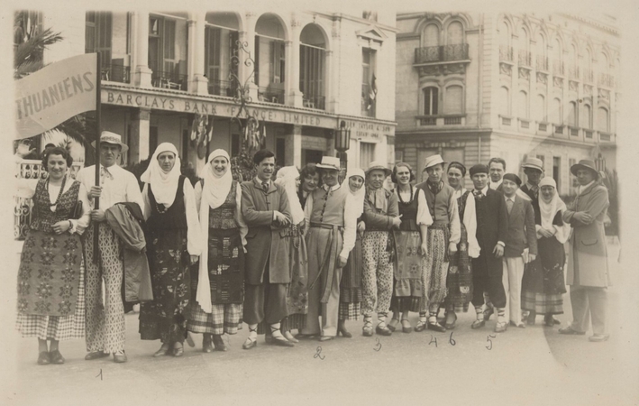 Lietuvių studentų choras, reprezentuojantis Lietuvą II tautų šventėje Nicoje. 1933 m.