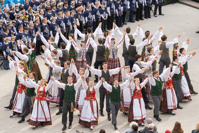 Kauno Dainų slėnį užliejo dainos ir šokiai