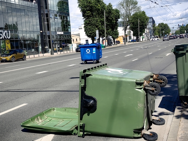 Judriame prospekte – neeilinė kliūtis vairuotojams