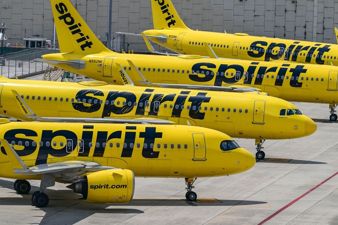 JAV pigių skrydžių bendrovė „Spirit“ nutraukia veiklą