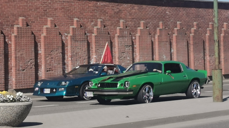 Klaipėdoje – senovinių automobilių paradas ir paroda Teatro aikštėje