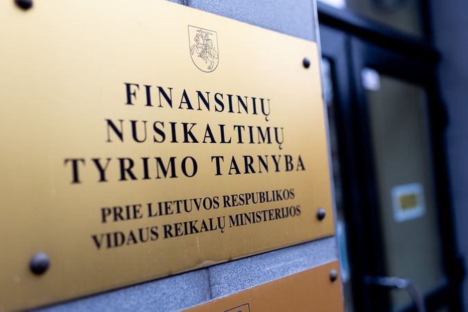 Glaustai: vykdant ikiteisminį tyrimą dėl Juknos įmonių veiklos, FNTT atliko kratas