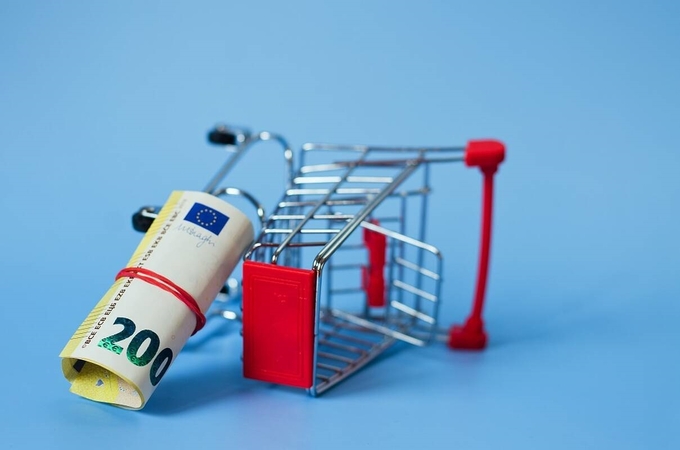 „Swedbank“ prognozės: infliaciją skatins ne tik pabrangusi nafta ir kuras