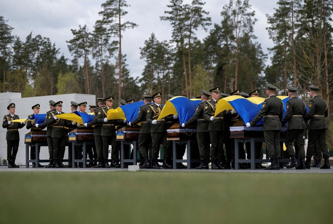 Iš Rusijos į Ukrainą grąžinti 528 žuvusių karių kūnai