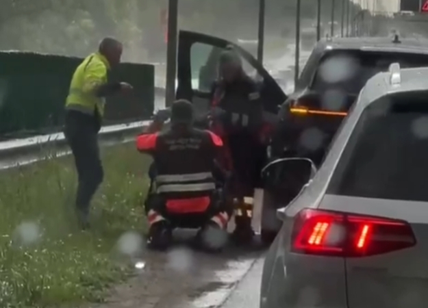 Ketvirtadienio vakarą netoli Kauno susidūrė BMW ir „Tesla“