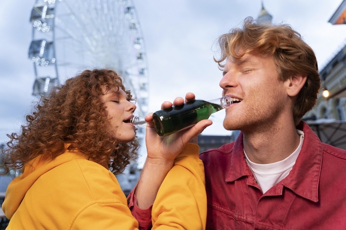 Seimas linkęs drausti alkoholį imituojančių gėrimų pardavimą nepilnamečiams