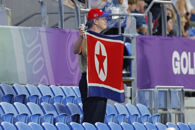 Po aštuonerių metų pertraukos Šiaurės Korėjos sportininkai rungtyniaus Pietų Korėjoje
