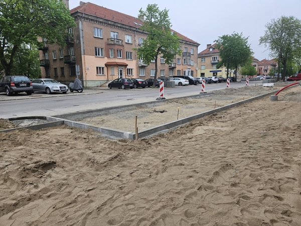 Naujovės: sparčiai vykstantys atnaujinimo darbai Naikupės gatvėje netrukus džiugins klaipėdiečius.