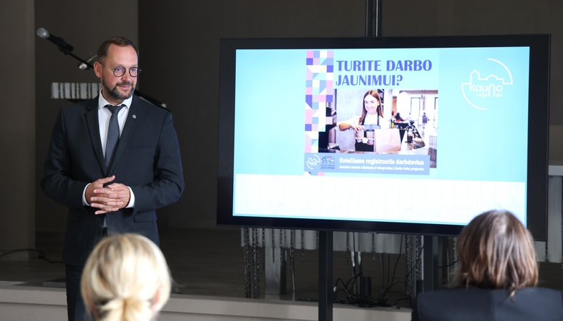 Svarbu: renginyje taip pat aptarta nepilnamečių įdarbinimo tvarka, darbo teisės aktualijos ir darbdaviams taikomos paramos priemonės.