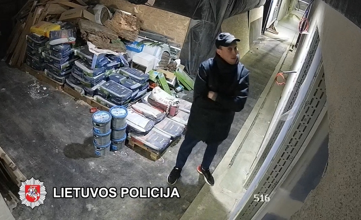 Sostinės policininkai tiria vagystę iš statybvietės ir nori pasikalbėti su vyru nuotraukoje
