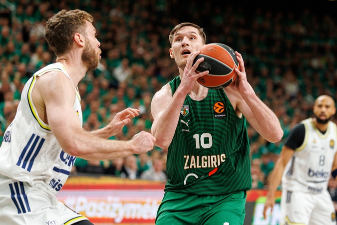 Tubelio traukiamas „Žalgiris“ palaužė „Fenerbahče“ komandą 