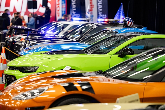 Seimas atmetė „aušriečių“ siūlymą apmokestinti galingus automobilius
