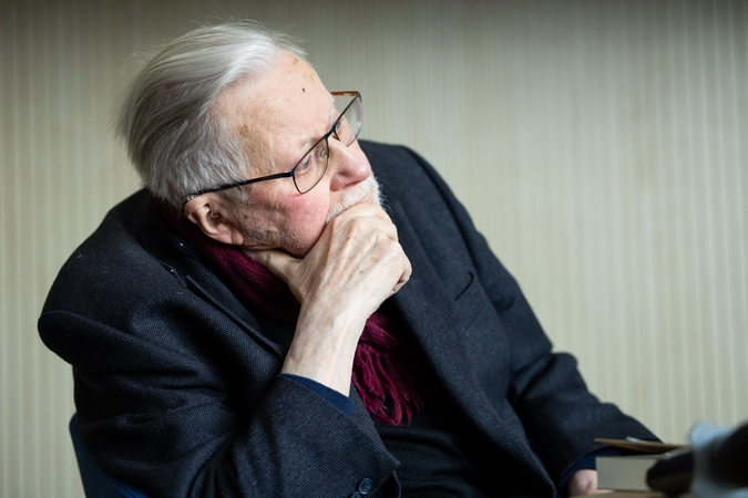 TS-LKD garbės pirmininkas Landsbergis kritikuoja bendrapartiečių „intrigas“: smulkėjame