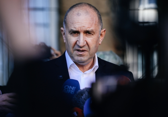 Kovoti su korupcija pažadėjęs Radevas paskirtas Bulgarijos ministru pirmininku
