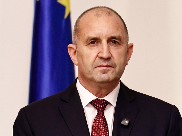 Atnaujinti dialogą su Rusija norintis Radevas paskirtas Bulgarijos premjeru