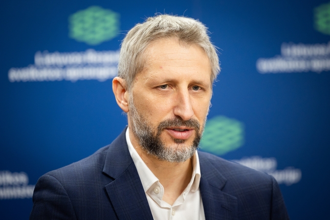 Glaustai: atsistatydino Registrų centro vadovas Jusas, į Lietuvą atgabentas Antonovas