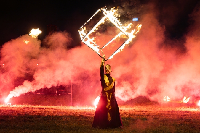 Ugnies ir vandens šou  „Stichijų Santaka“