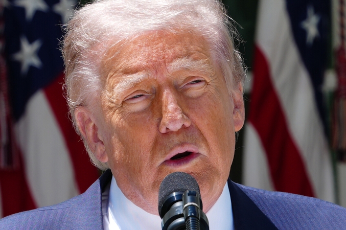 Donaldas Trumpas skelbia apie Ukrainos ir Rusijos trijų dienų paliaubas