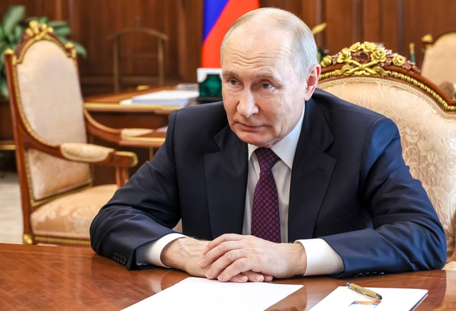 Kremlius: Vladimiras Putinas keičia dviejų su Ukraina besiribojančių sričių gubernatorius