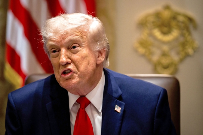 Donaldas Trumpas sako šiuo metu priimantis galutinį sprendimą dėl susitarimo su Iranu