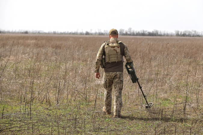 Lietuvos įmonė ėmėsi ukrainietiškų metalo ieškiklių surinkimo, juos siūlys išbandyti kariuomenei