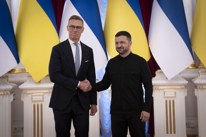 Suomijos ir Ukrainos prezidentai aptarė ukrainiečių bepiločių įskridimus