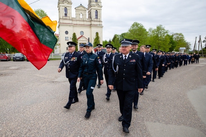 Proga: pirmoji šalyje savanorių ugniagesių komanda švenčia veiklos dešimtmetį.