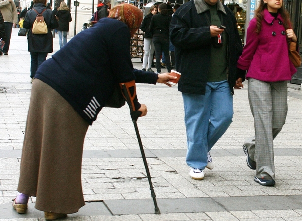 Europos Komisija sieks iki 2050 metų panaikinti skurdą ES