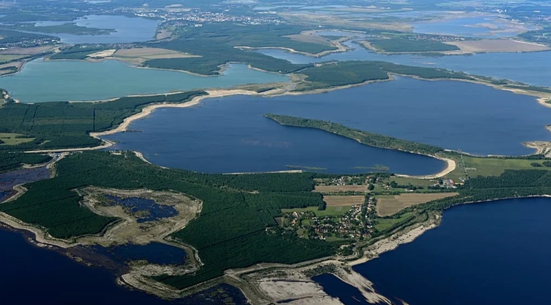 Procesas: iš buvusio lignito kasybos regiono formuojama įspūdinga poilsio zona.