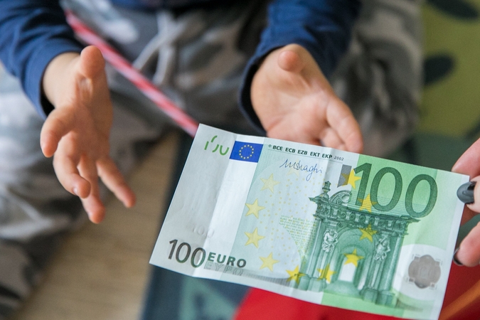 Piktybiškai alimentų nemokantiems tėvams – kalėjimas?