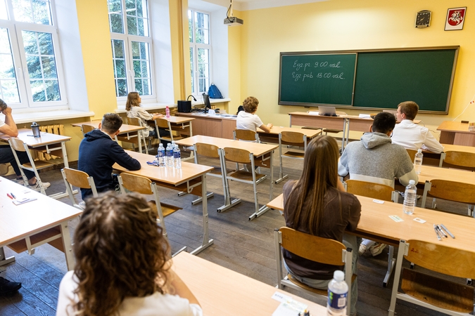 Hibridinė ataka prieš Lietuvą: tęsiasi grasinimai mokykloms