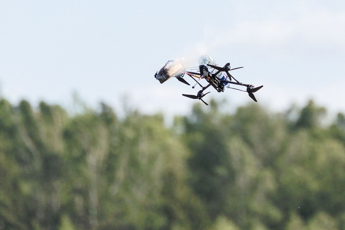 Estijoje ir Latvijoje – įspėjimai dėl dronų