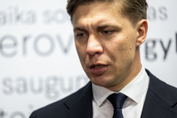 Prasideda derybos dėl koalicijos: atvyko visų trijų partijų atstovai