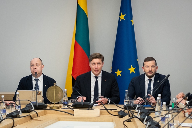 Prasideda derybos dėl koalicijos: atvyko visų trijų partijų atstovai