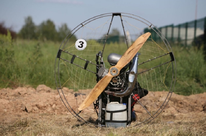 Širvintų rajone nukrito parasparnis: žuvo jo pilotas