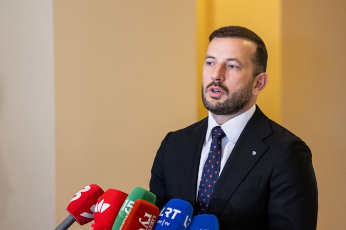 Demokratų lyderis palaiko prievolę daliai rezidentų atidirbti