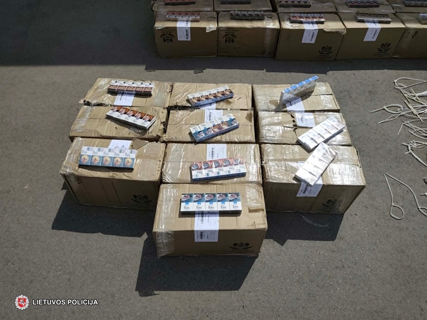 Pareigūnai aptiko galimai balionais iš Baltarusijos atgabentą kontrabandą