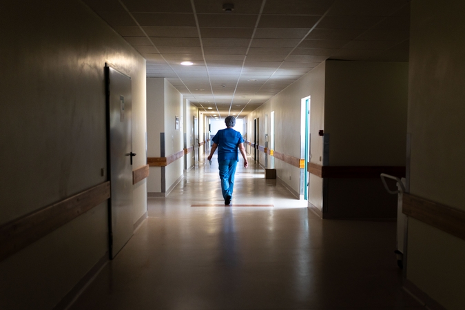 Šiurpus įvykis Santaros klinikose: prie ligoninės rastas negyvas pacientas