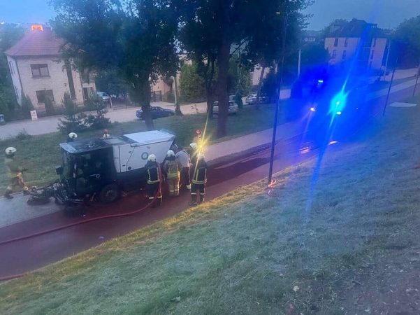 Degė „Kauno švaros“ mašina: pateikė daugiau detalių