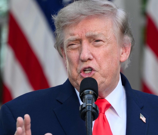 Donaldas Trumpas pasmerkė Irano dronų ataką, pavadino ją kvailu paliaubų pažeidimu