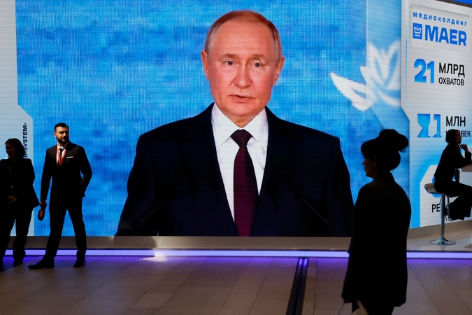 Vladimiras Putinas po Ukrainos smūgių sako, kad Rusija privalo stiprinti oro gynybą 